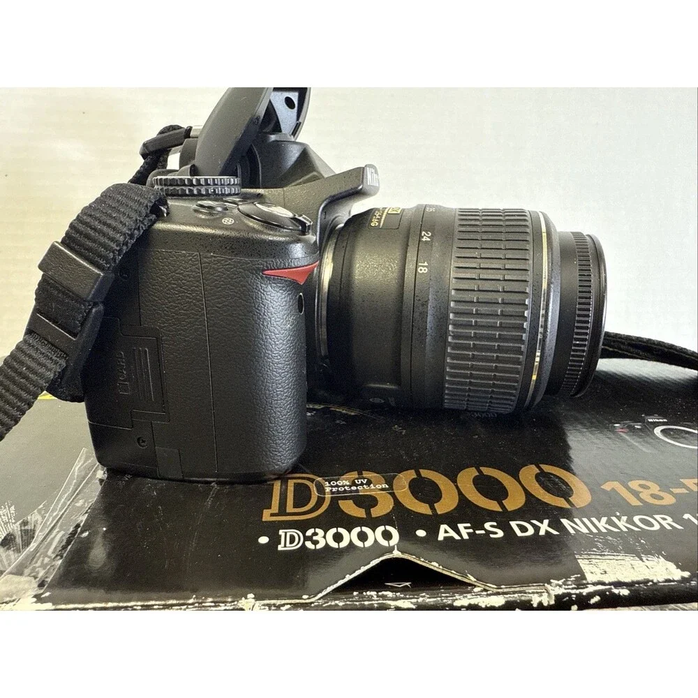 Nikon D3000 Digital SLR Camera w/ 18-55mm VR Lens , w/ 4 Batteries Box KIT ✅